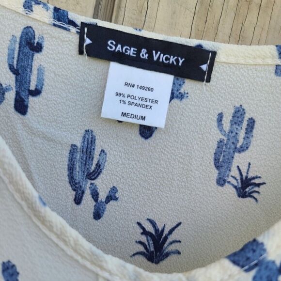 NWOT Sage & Vicky Ivory Textured Tank Semi Sheer Blue Cactus Hi Low -Size Medium - Picture 3 of 6